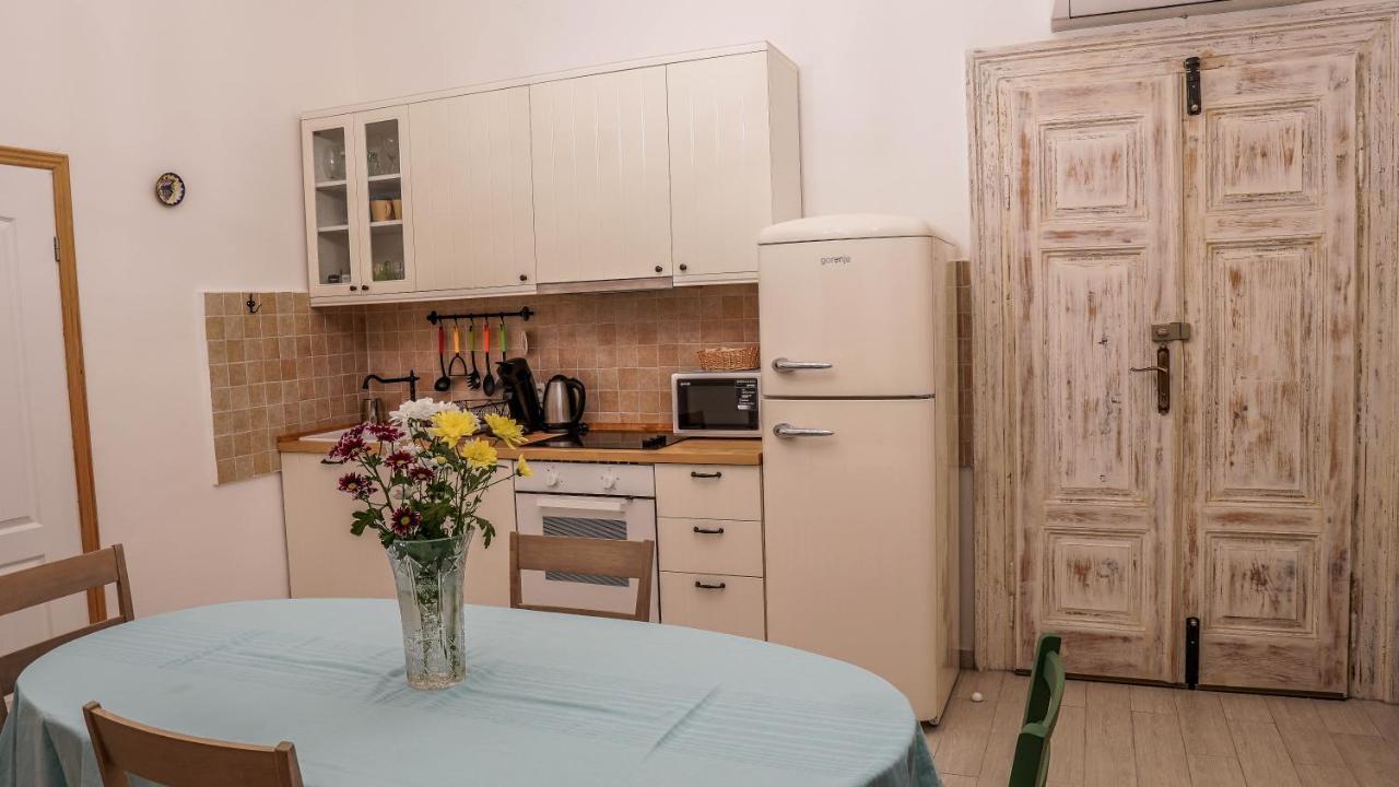 Apartamento Côté ensoleillé Pula Exterior foto